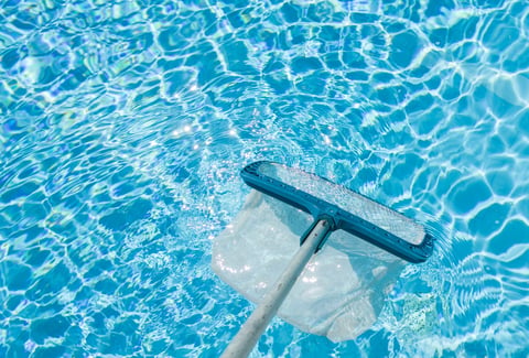 Pool skimming and cleaning